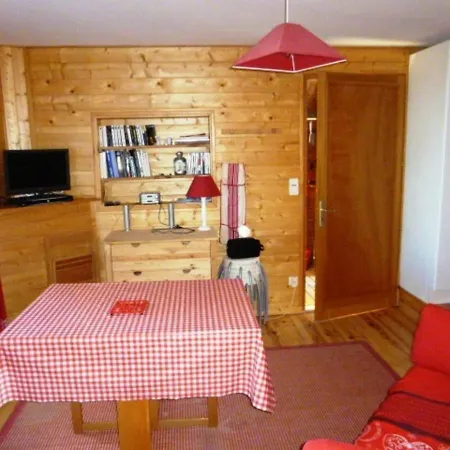 シャレー Chalet Arette, 3 Pieces, 6 Personnes - Fr-1-602-74 *